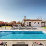 Villa Berg Ii By Istrialux *